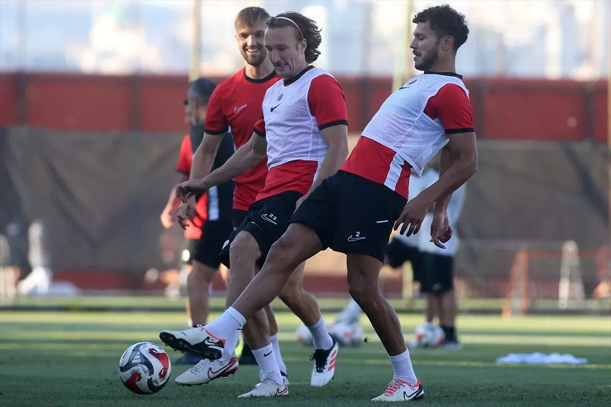 Gençlerbirliği, Antalyaspor Maçına Hazırlanıyor