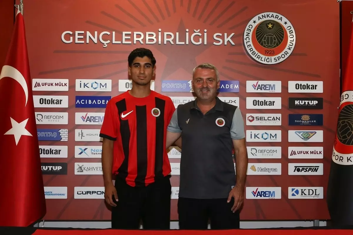 Gençlerbirliği, Seyfi Toprak Kıskanç ile Profesyonel Sözleşme İmzaladı