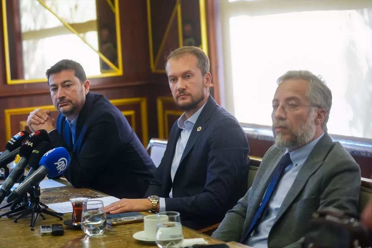 Gençlerbirliği yöneticileri basınla buluştu
