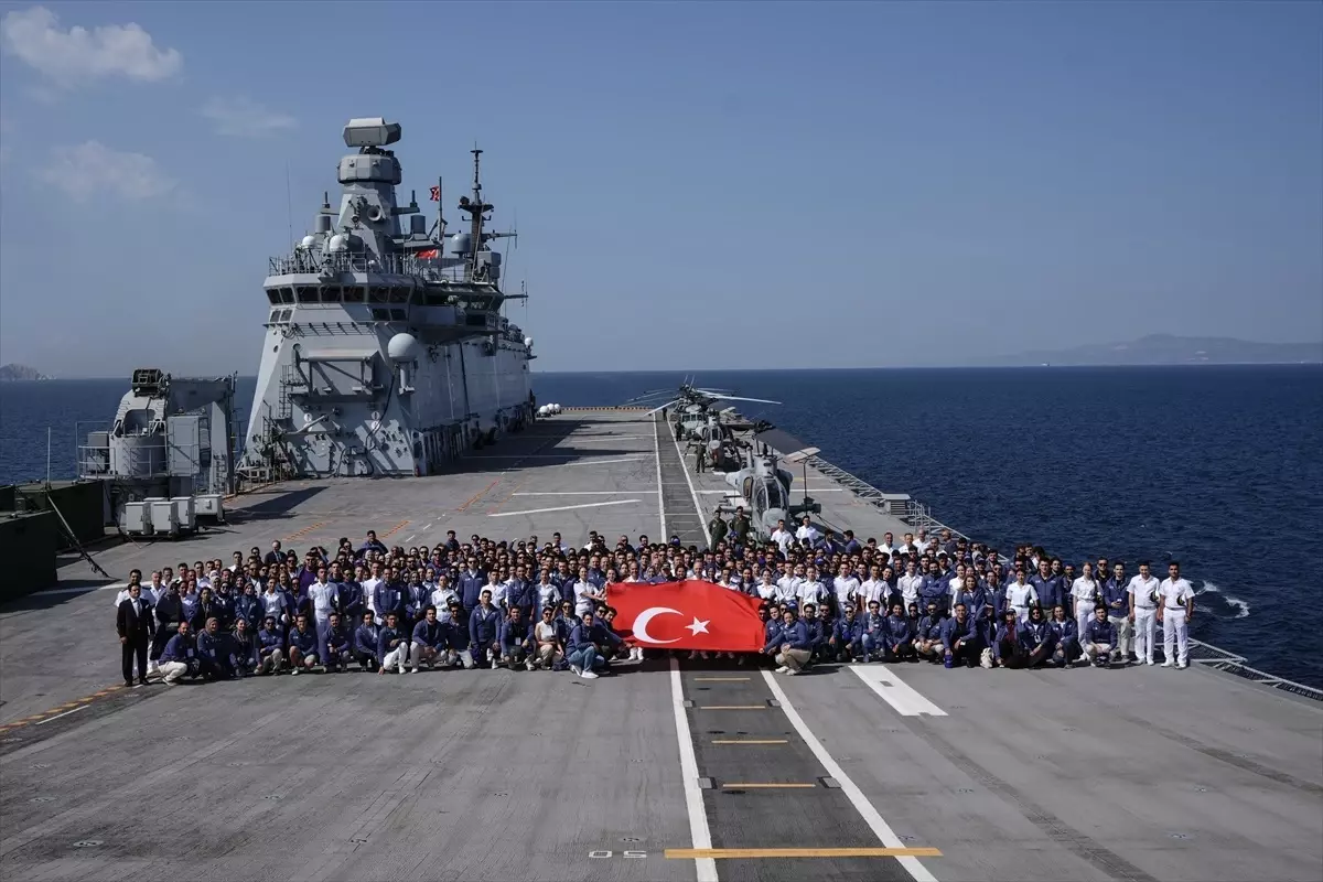 Gençlerin TCG Anadolu gemisiyle 'Zafer Yolculuğu' gururu