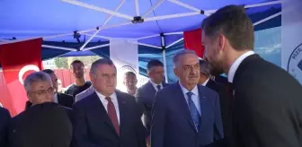 Gençlik ve Spor Bakanı Bak ile AK Parti Genel Başkan Yardımcısı Yazıcı, Rize'de vatandaşlarla bayramlaştı