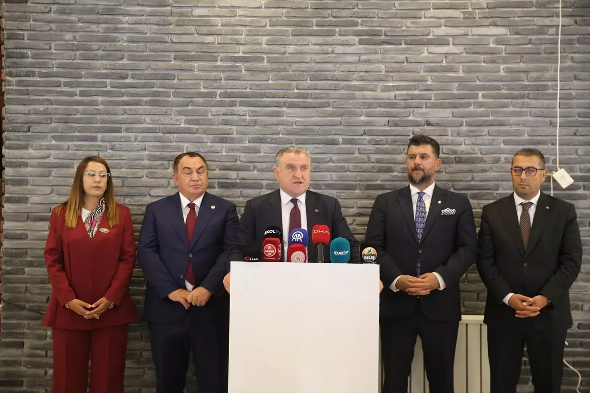 Gençlik ve Spor Bakanı Bak, Muş'ta 'Türkiye Yüzyılı Buluşmaları' programında konuştu Açıklaması