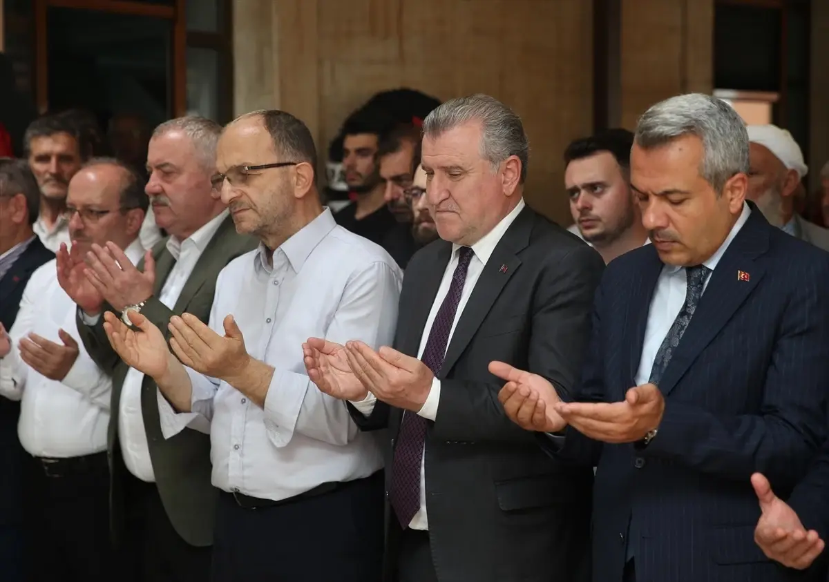 Gençlik ve Spor Bakanı Bak, Hızır Ayar'ın Cenaze Törenine Katıldı