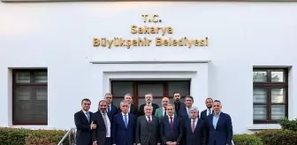 Gençlik ve Spor Bakanı Bak, Sakarya'da ziyaretlerde bulundu