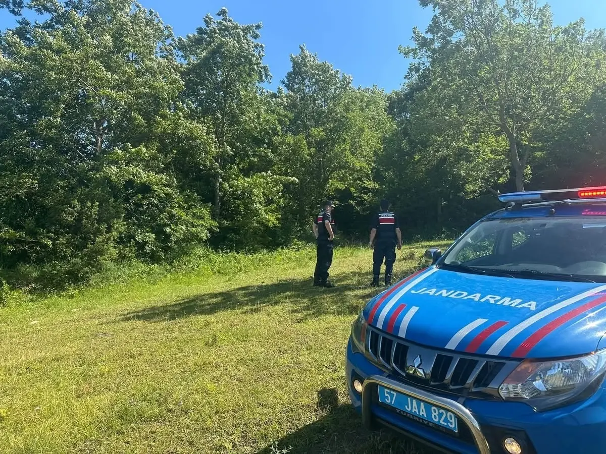 Jandarma, Yangın Riski Taşıyan Alanlarda Devriye Faaliyetlerine Devam Ediyor