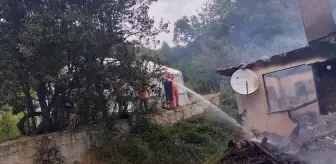 Gerze'de Müstakil Evde Yangın Çıktı