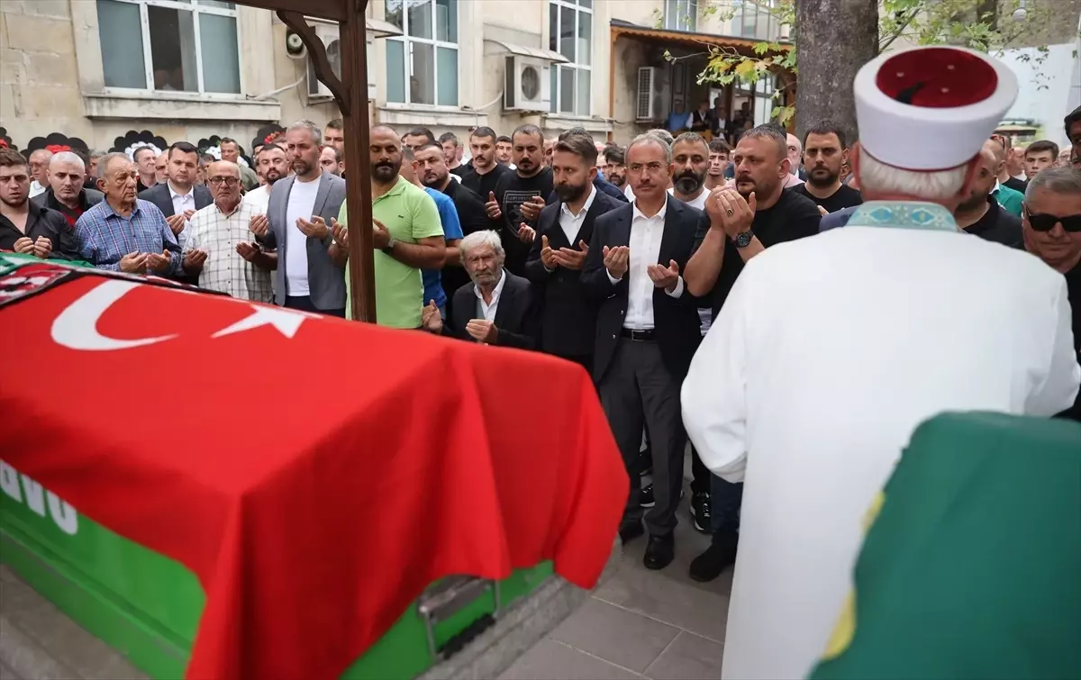 Tirebolu'daki Silahlı Kavga: Ümit Çapkın Son Yolculuğuna Uğurlandı