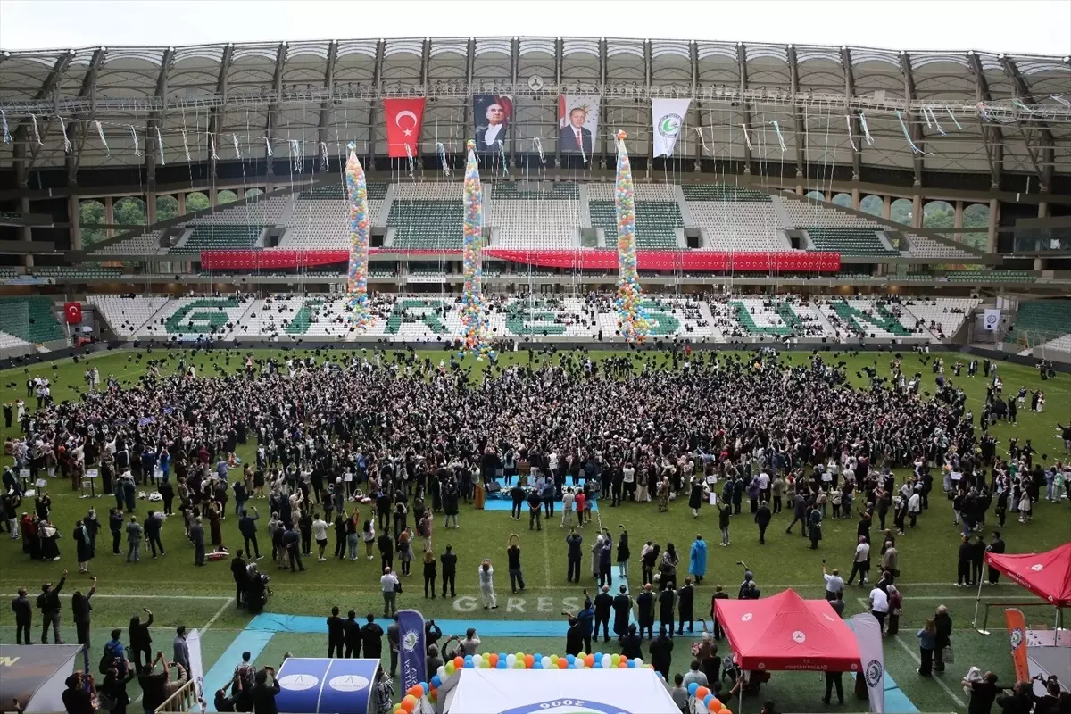 Giresun Üniversitesi'nde 5 Bin 500 Öğrenci Mezun Oldu