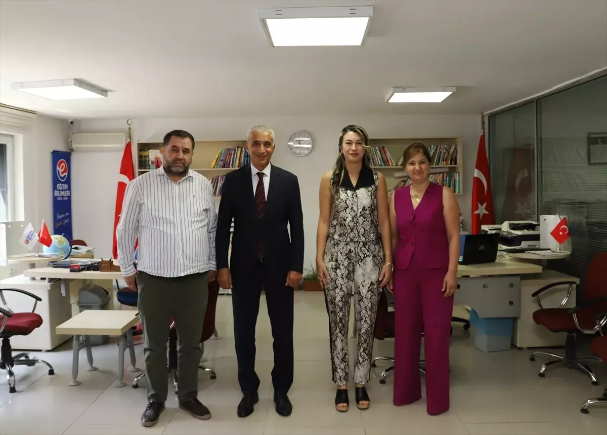 Gölbaşı Kaymakamı Erol Rüstemoğlu, Depremzedeyi Ziyaret Etti