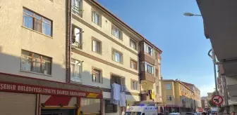 Gölbaşı'nda Çatı Yangını Kontrol Altına Alındı