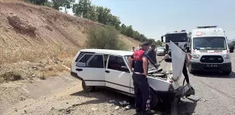 Gölbaşı'nda Trafik Kazası: İki Sürücü Yaralandı
