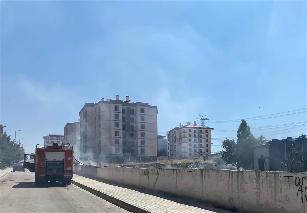 Gölbaşı'nda İnşaat Alanında Yangın Çıktı