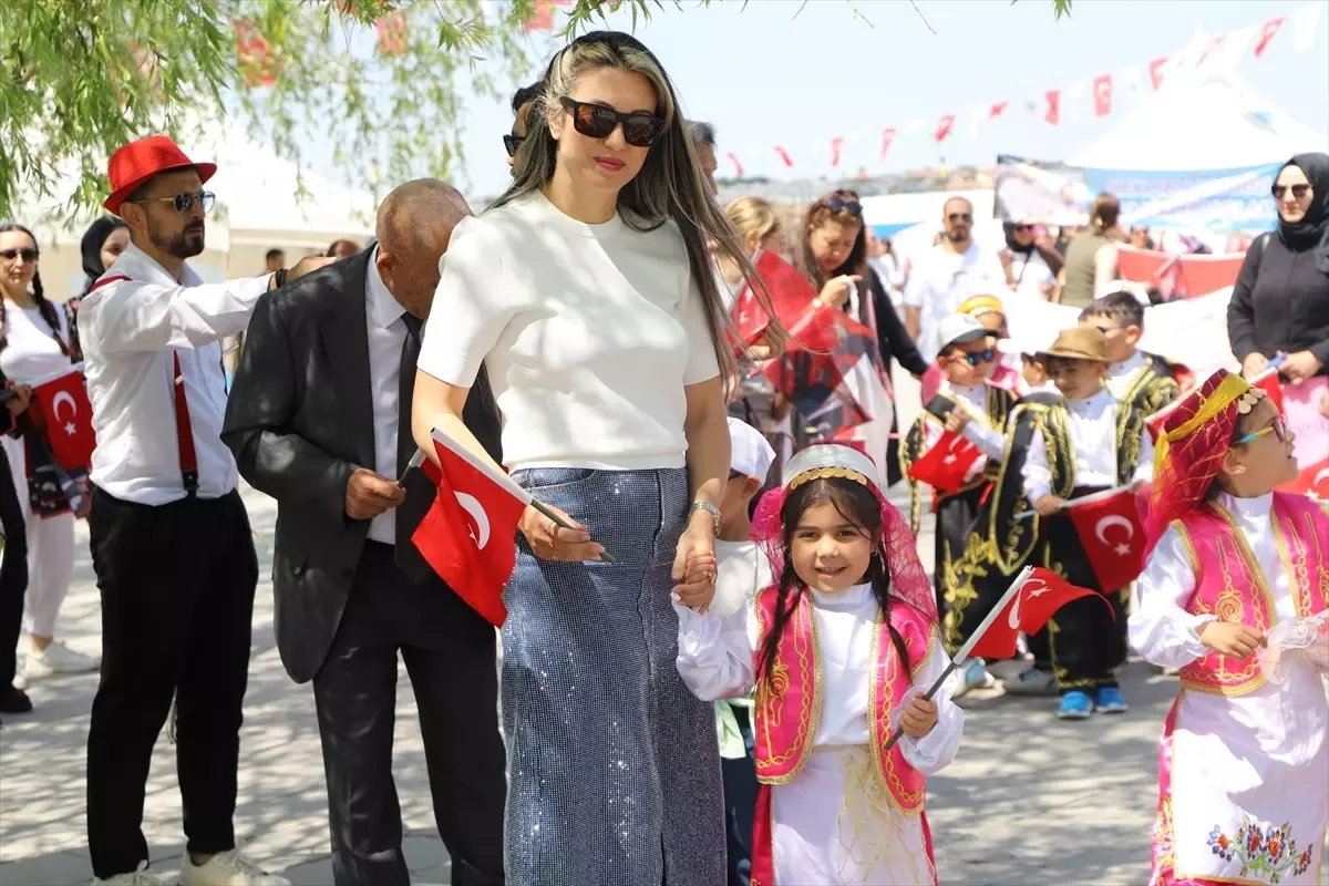 Gölbaşı'nda Okul Öncesi Eğitim İçin Farkındalık Yürüyüşü Düzenlendi