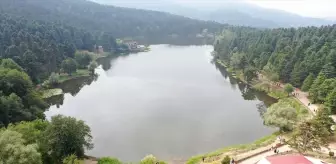 Gölcük Tabiat Parkı, Sonbahar Renkleriyle Tatilcileri Ağırladı