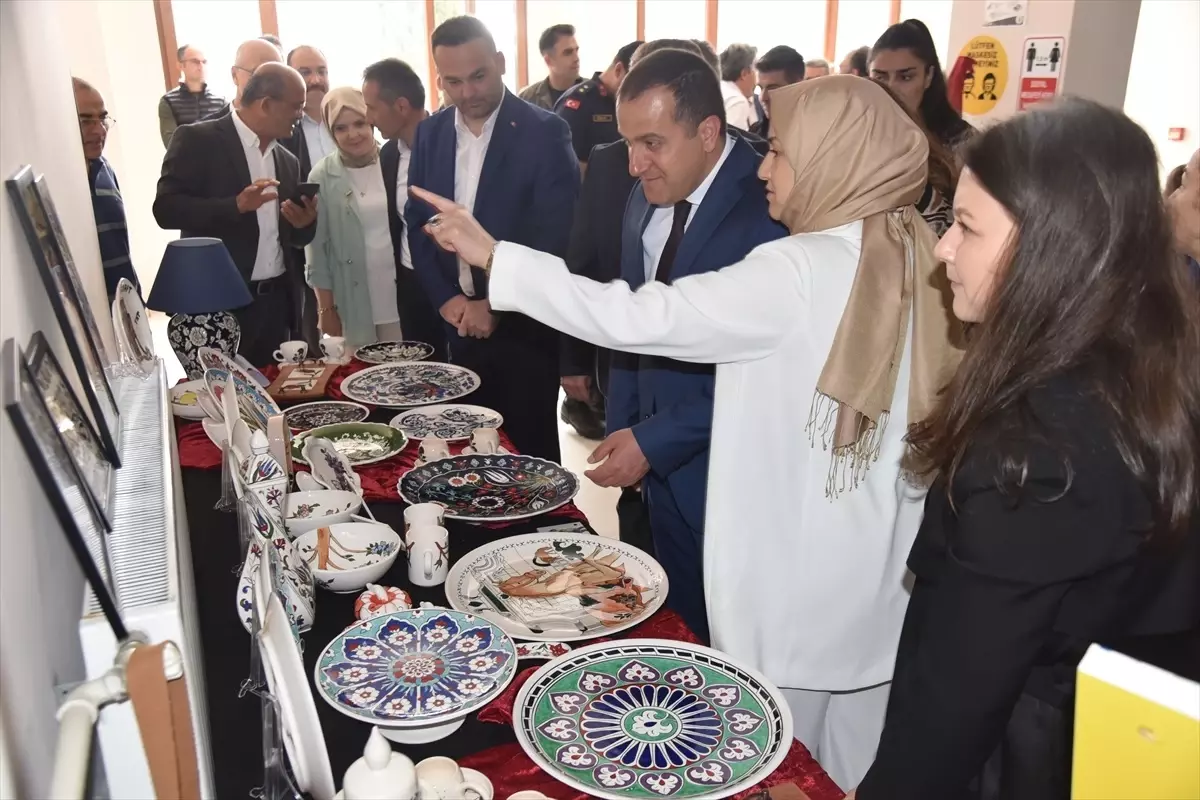 Görele Halk Eğitimi Merkezinde Yıl Sonu Sergisi Düzenlendi