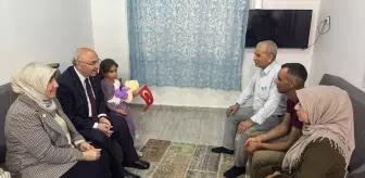 Vali Köşger, Görme Engelli Aileyi Ziyaret Etti