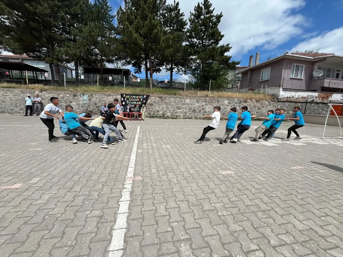 Geleneksel Çocuk Oyunları Şenliği Göynücek'te Yapıldı