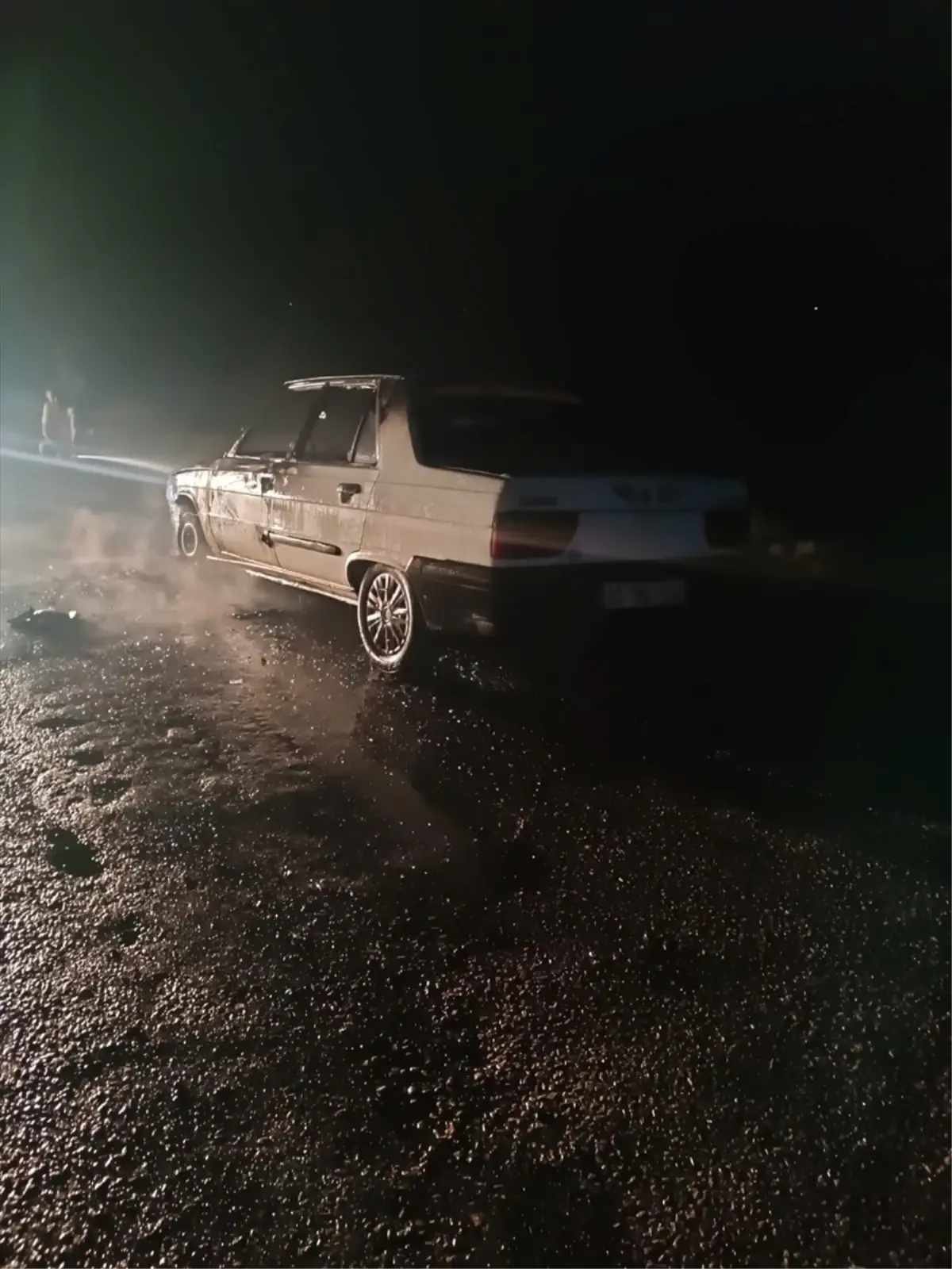 Amasya'da Yangına Neden Olan Otomobil Kullanılamaz Hale Geldi