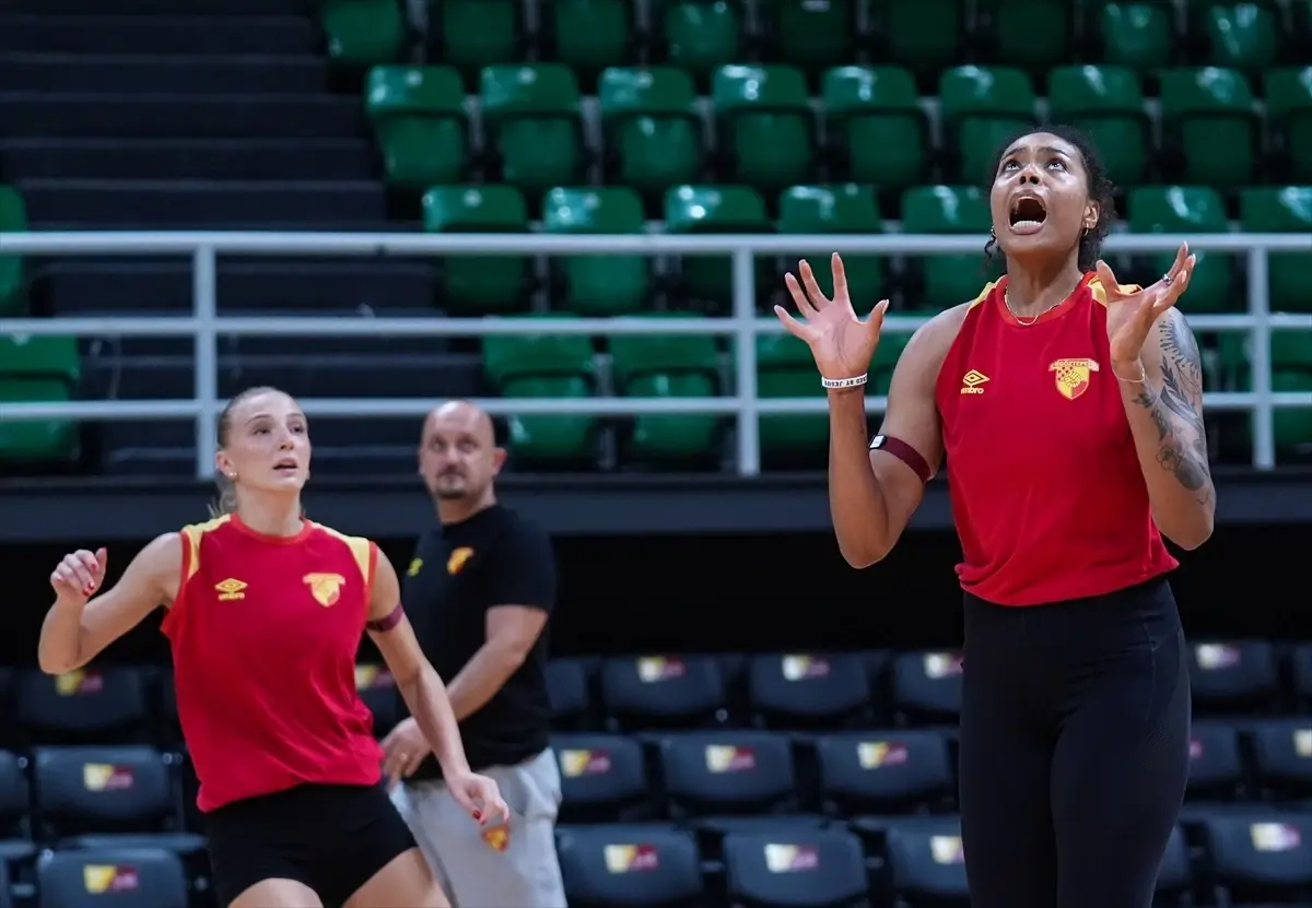 Göztepe Kadın Voleybol Takımı, Vodafone Sultanlar Ligi'nde Avrupa Hedefli Mücadeleye Hazırlanıyor