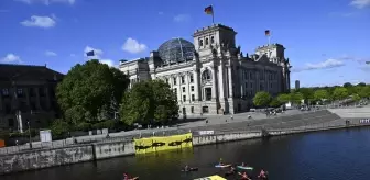 Greenpeace ve Uluslararası Af Örgütü'nden Berlin'de Mülteciler İçin Farkındalık Eylemi