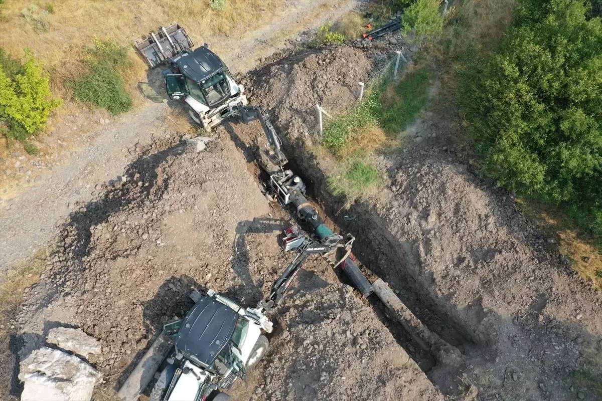 Güdül'de Su Dağıtım Hattındaki Arıza İçin Çalışmalar Başladı