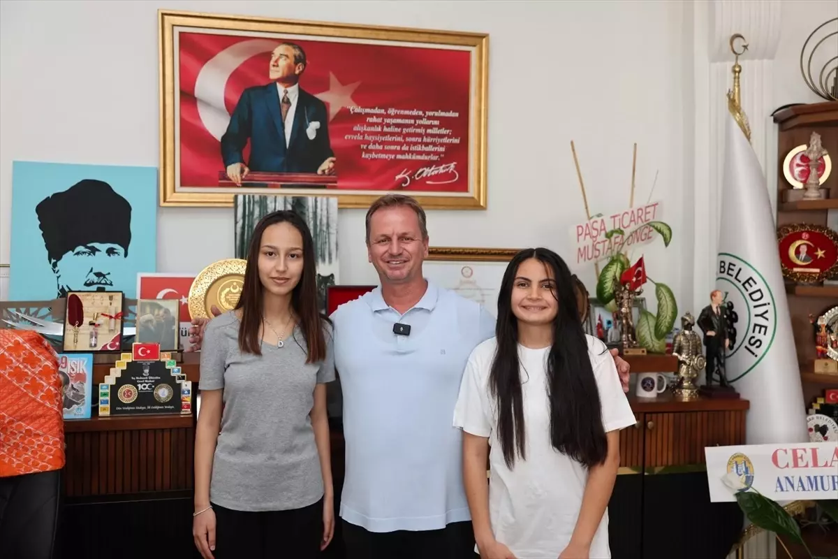 Gülnar Belediyesi'nden YKS ve LGS Birincilerine Burs Desteği