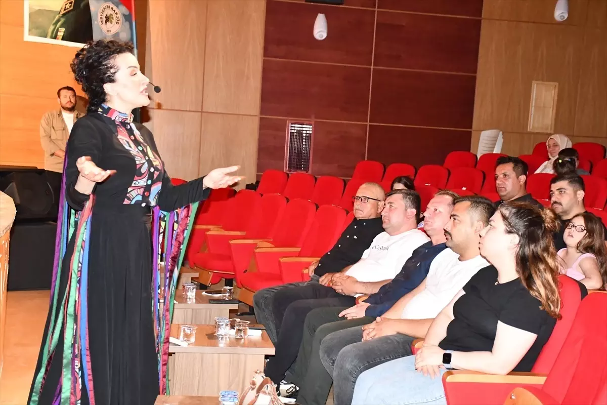 Gülnar'da 'Nefes' adlı oyun sahnelendi