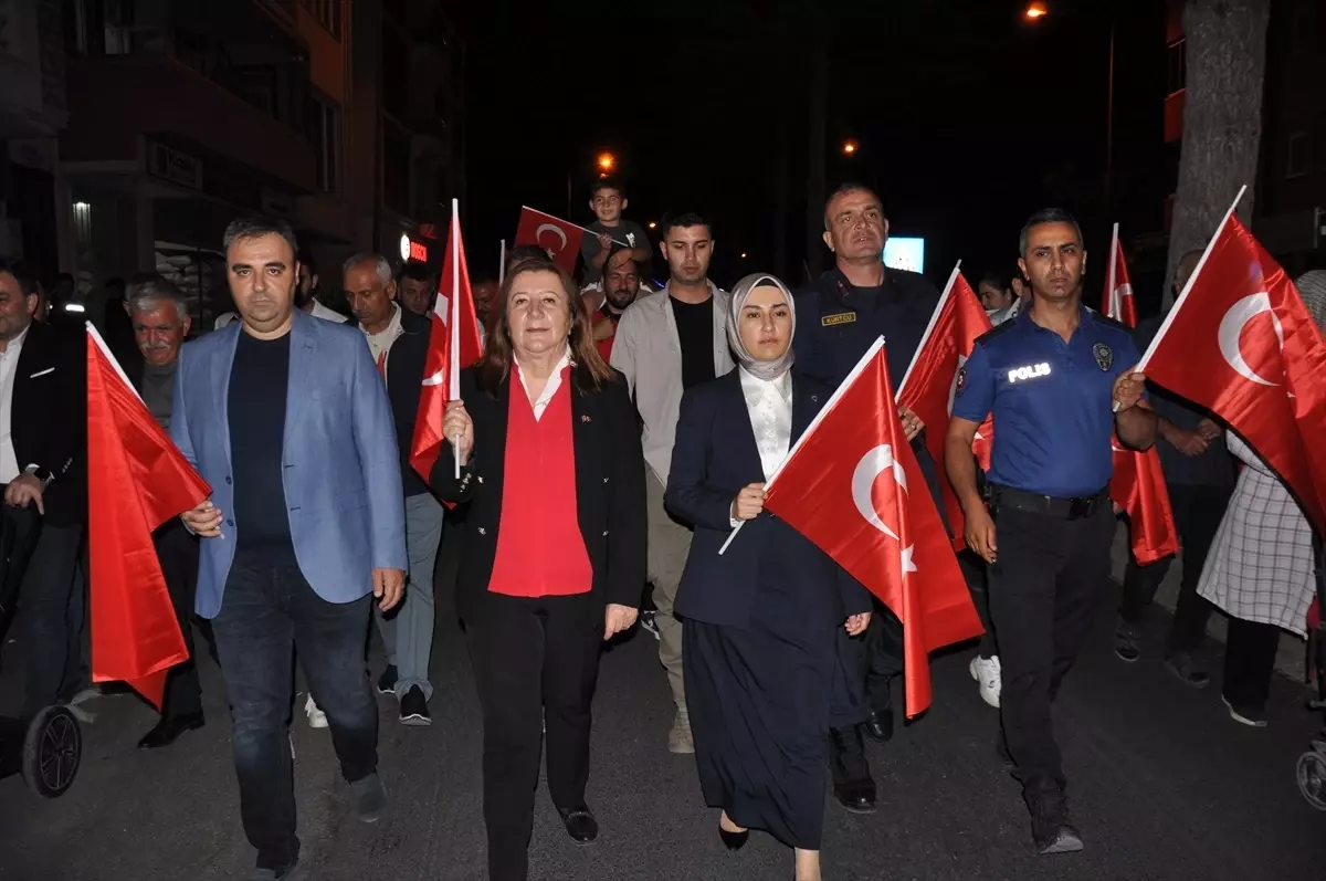Gümüşhacıköy'de 15 Temmuz kortej yürüyüşü yapıldı