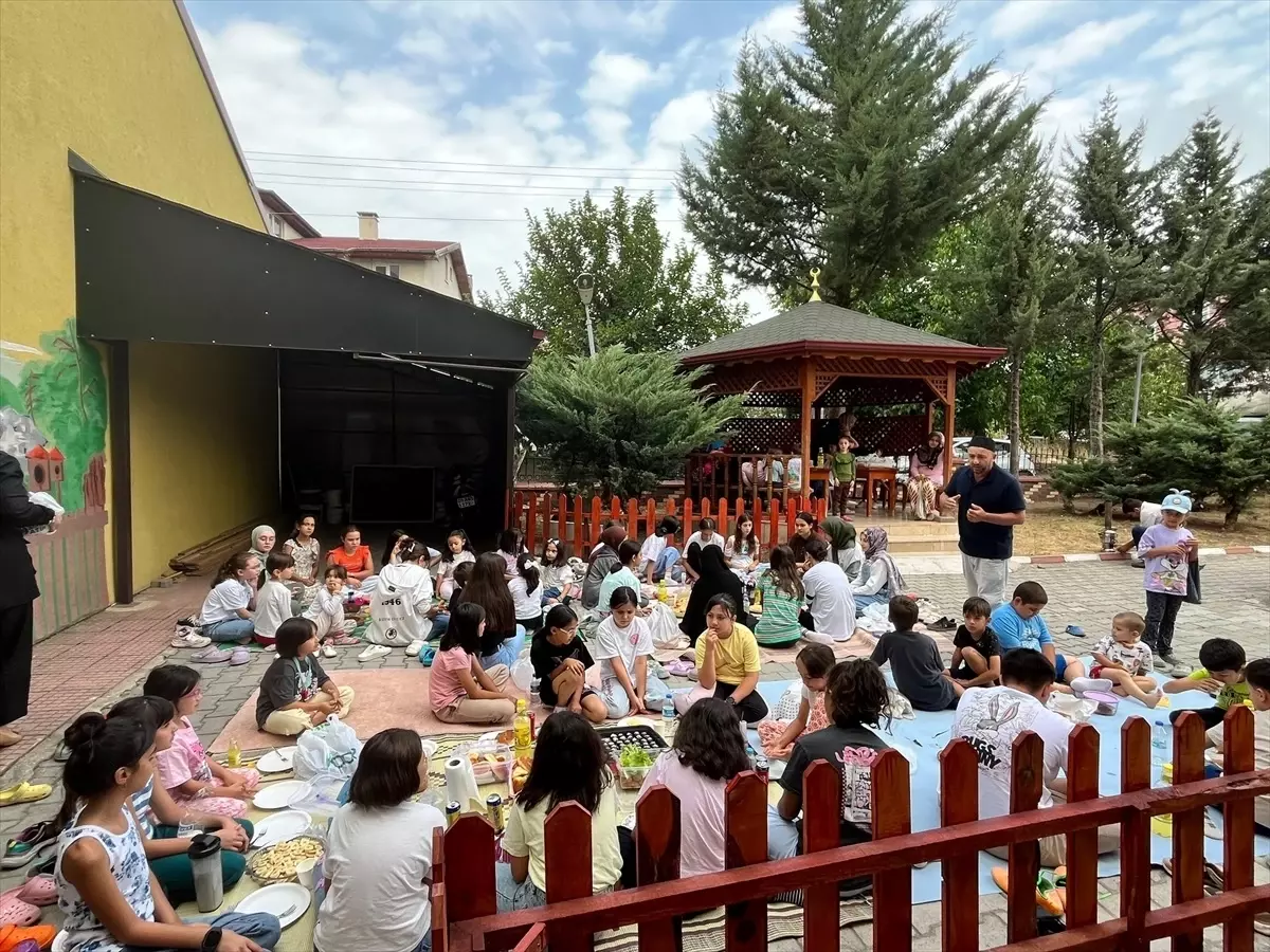 Gümüşhacıköy'de Bağımlılıkla Mücadele Semineri Düzenlendi