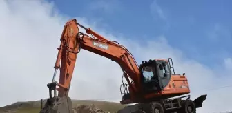 Gümüşhane'de Kaçak Yapılar Yıkılıyor