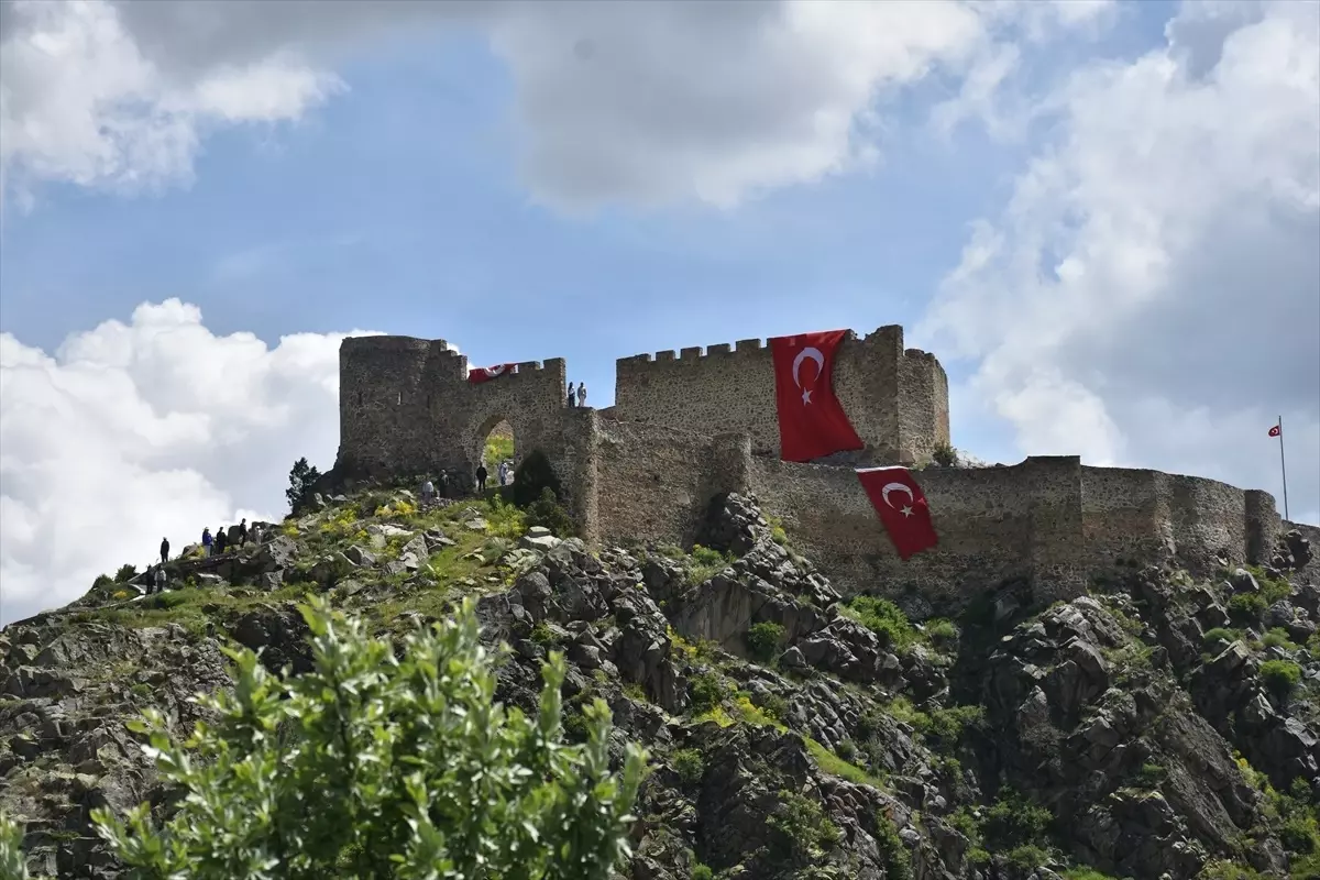 Gümüşhane'de Kov Kalesi Şenliği coşkusu