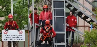 Gümüşhane Üniversitesi Öğrencileri Yangın ve Sivil Savunma Tatbikatlarıyla Eğitim Alıyor