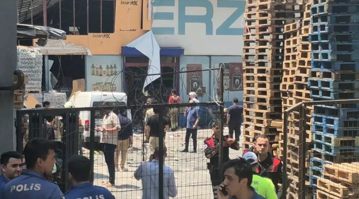 Güngören'de Kumaş Yıkama Atölyesinde Patlama