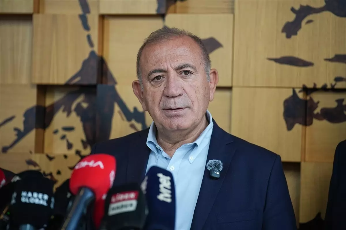 Gürsel Tekin'den CHP Genel Merkezi'ne Tepki: 'Savunma İçin Amaç Nedir?'
