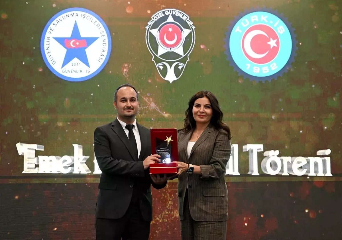 Güvenlik-İş Sendikası, Gazeteciler ve Basın Bayramı dolayısıyla 'Emek Dostu Ödül Töreni' düzenledi