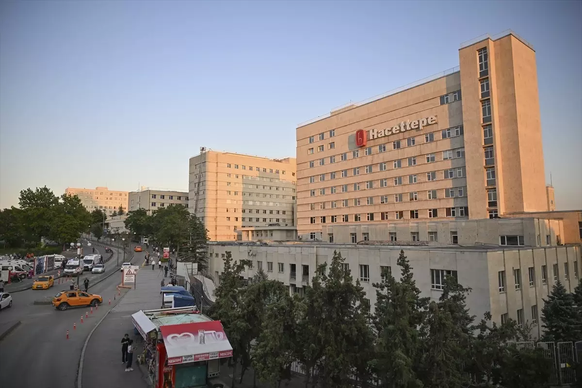 Hacettepe Üniversitesi Hastanesi'nde Yangın: 12 Bebek Tahliye Edildi