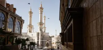 Hac Farizasını Yerine Getiren Müslümanlar, Mescid-i Haram'da İbadetlerine Devam Ediyor