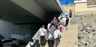 Hacı Adayları Kabe'de Son Cuma Namazını Kıldı