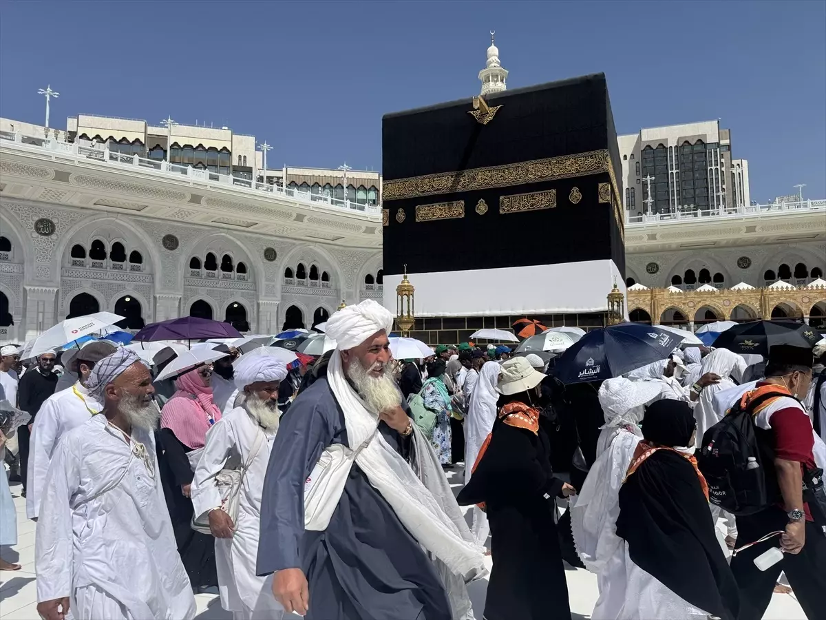 Hacılar, Kurban Bayramı'nda Şeytan Taşlama Ritüeline Devam Ediyor