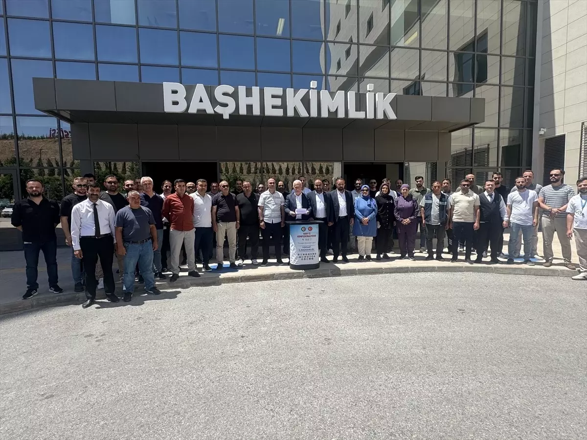 HAK-İŞ Yozgat'ta şehitler için anma programı düzenledi