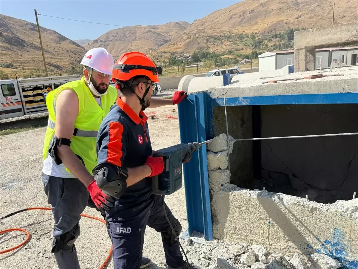 Hakkari'de AFAD Eğitim Sahası Hizmete Açıldı