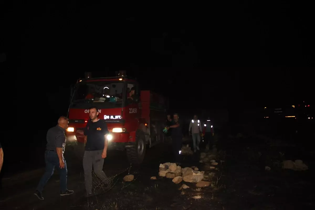 Hakkari'de Ağaçlık Alanda Yangın Kontrol Altına Alındı