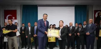 Hakkari'de Eğitimde Altın Rozet Töreni