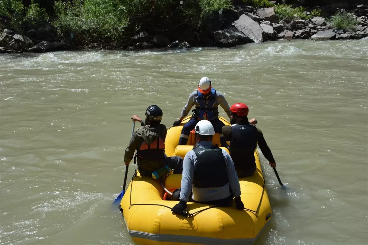Hakkari'de Elektrik Kesintisine Rafting ile Müdahale