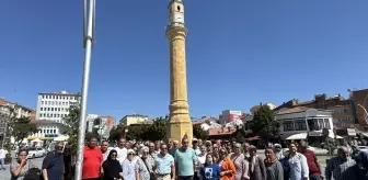 Hakkari'de görev yapan 40 yıllık asker arkadaşları Çorum'da buluştu