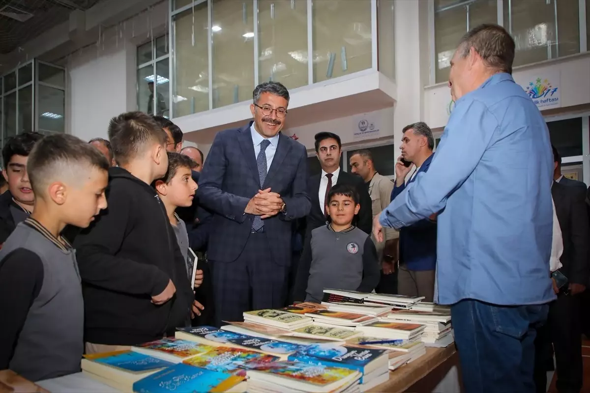 Hakkari'de 1. Kitap Günleri Fuarı Düzenlendi