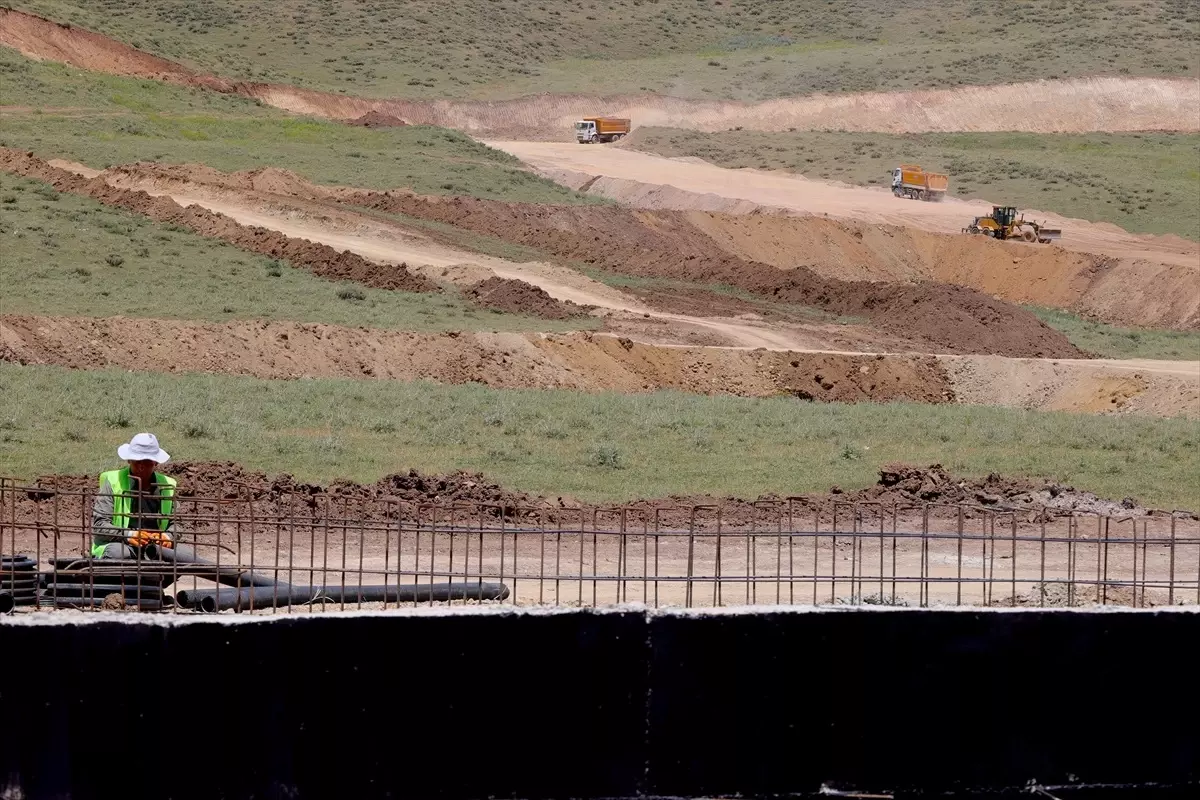 Hakkari'de Organize Sanayi Bölgesi İnşası Başladı