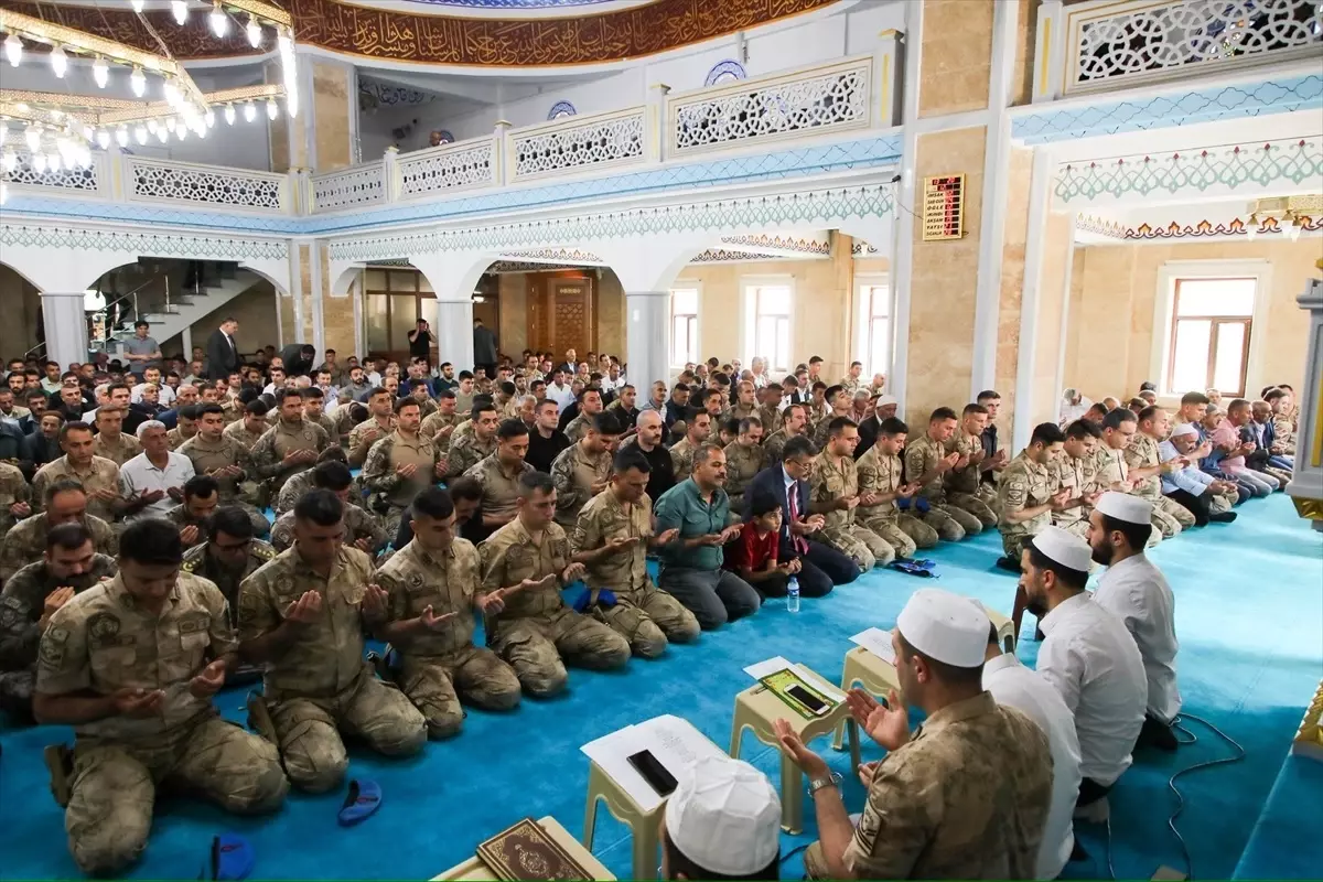 Hakkari'de şehitler için mevlit okutuldu
