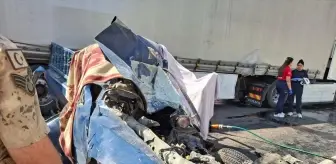 Hakkari'de Tır ile Pikap Çarpıştı: 3 Ölü, 2 Yaralı