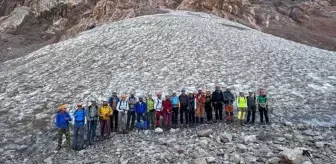 Hakkari'de Buz Tırmanışı B Kampı Tamamlandı